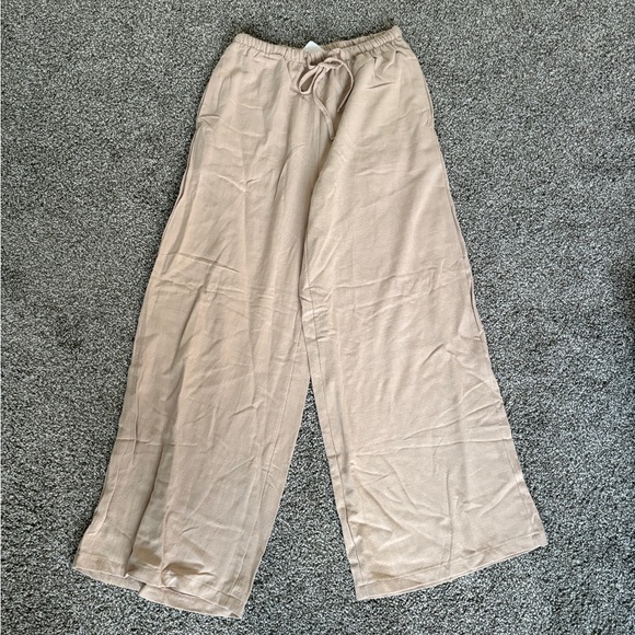 Beige Linen Pants - Picture 2 of 4